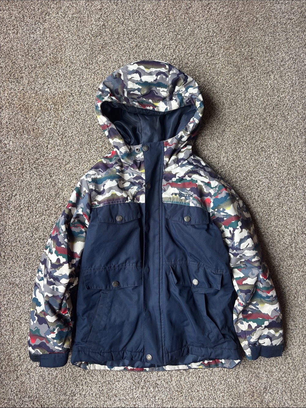 Arctix Kids Hooded Puffer Jacket in Navy and Multicolor Camo